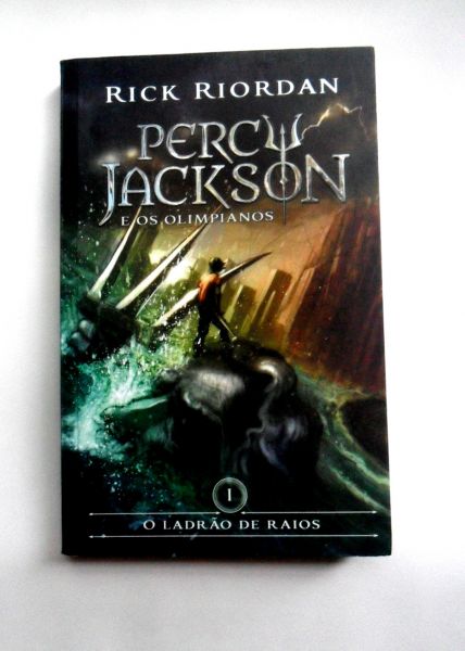 PERCY JACKSON E OS OLIMPIANOS O LADÃO DE RAIOS RICK RIORDAN