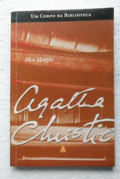 LIVRO UM CORPO NA BIBLIOTECA AGATHA CHRISTIE